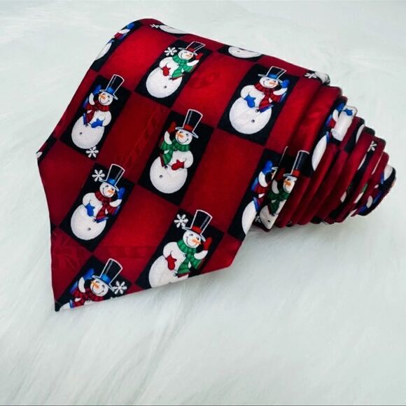 Hallmark Yule Tie Greetings by MMG Men's Festive Holiday Winter Snowman Necktie - Picture 2 of 7